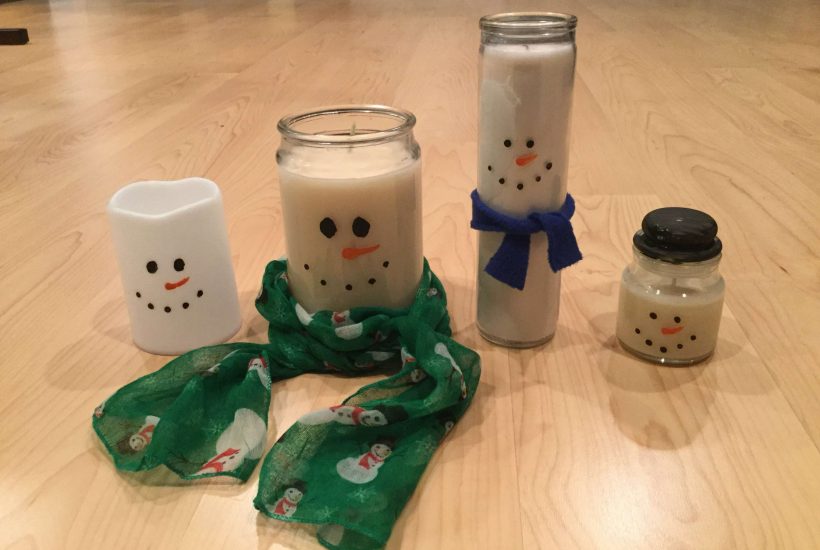 Do you like to make DIY gifts? I'm sharing how I made these DIY snowman candles with a few different shape and sized candles.