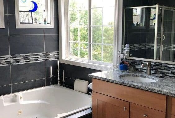 How to clean your bathroom naturally