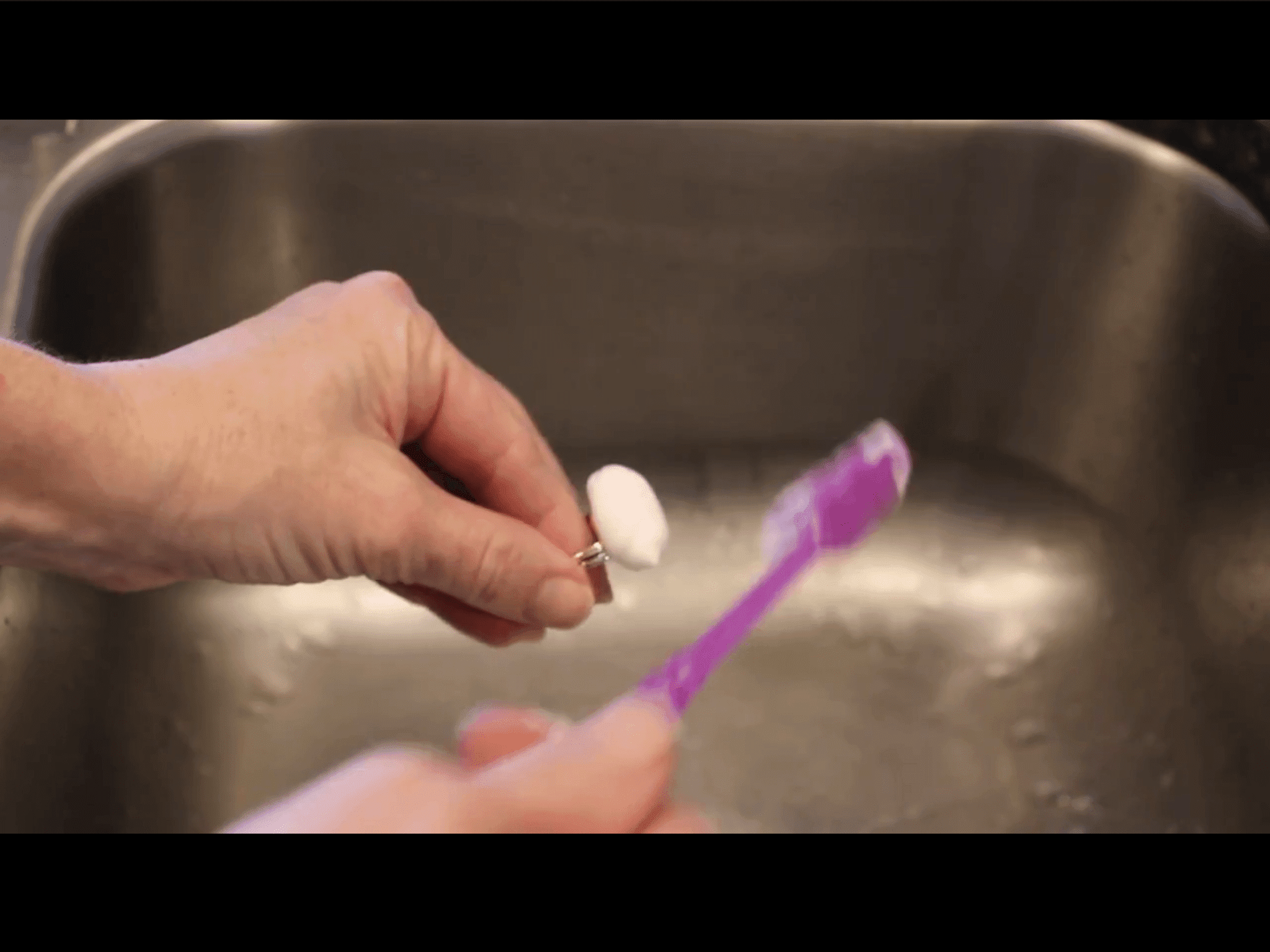 cleaning jewelry with shaving cream