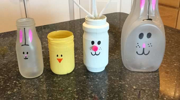 I wanted to share how I used some recycled jars to turn them in to spring decor - bunnies and chicks! It's easy and great fun for the kids too!