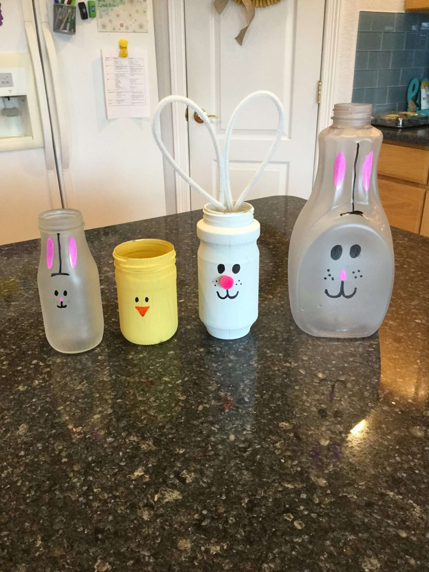 I wanted to share how I used some recycled jars to turn them in to spring decor - bunnies and chicks!  It's easy and great fun for the kids too!