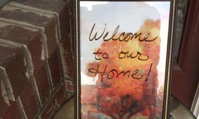 Here is the easel option if you’d rather not hang it on your door.