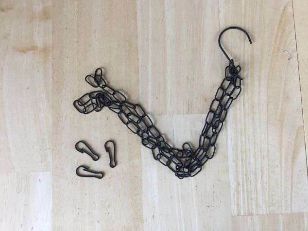 Save the hooks from the bottom of the chain.