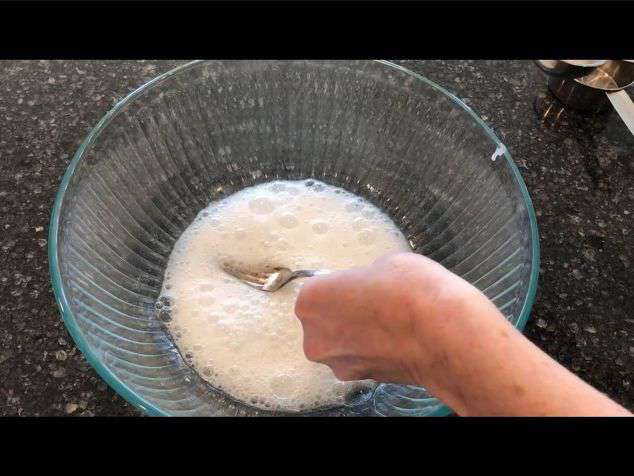 Vinegar & Baking Soda: Place 1/2 cup vinegar in a bowl with 2 tablespoons baking soda. Let soak for 2-3 hours.