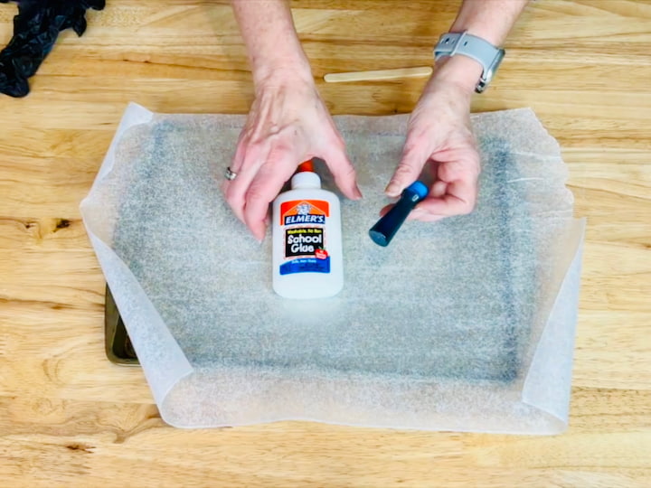 elmers school glue and food coloring