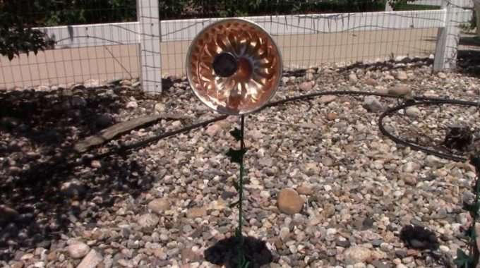 Here is my completed vintage Bundt pan solar flower.