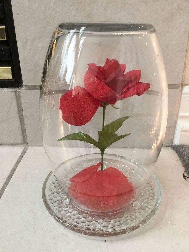 My daughter was so pleased with her decoration and loved how the petal gave the illusion that it was falling off. When her birthday was all said and done, she decided she wanted to keep it.