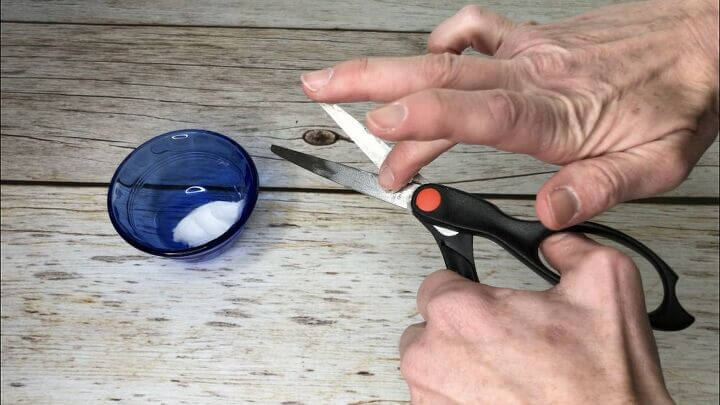 If your scissors get sticky residue in them and they are having a hard time opening and closing or sticking closed, rub a little coconut oil on the scissors, wipe up the excess, and start wiggling them - they'll free right up. This works great on tools as well - pliers, garden shears, etc.