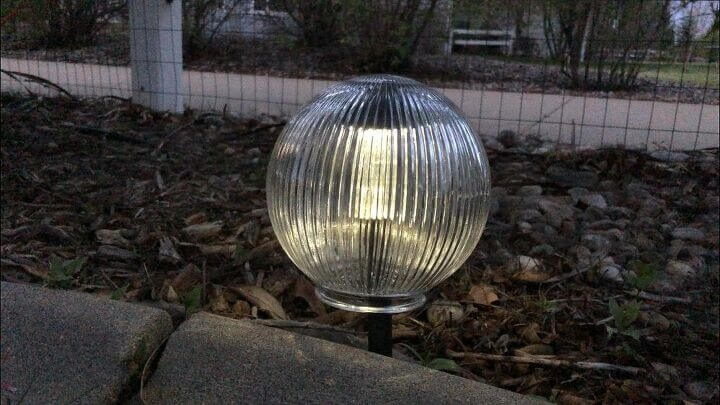 7 Easy Garden Globes & Gazing Balls (14) solar light lit up