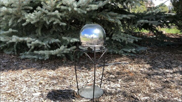 7 Easy Garden Globes & Gazing Balls (2) mirror ball displayed
