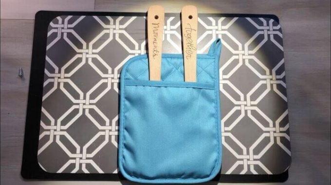 You can add them to a pot holder and towels to make an easy gift.