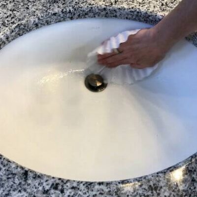 Coffee Filter Hacks (11) cleaning cloth