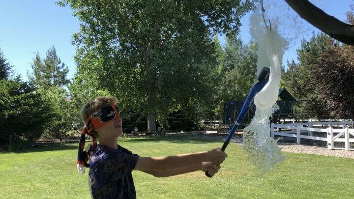 DIY's For the Best Summer Ever! (13) make a water pinata