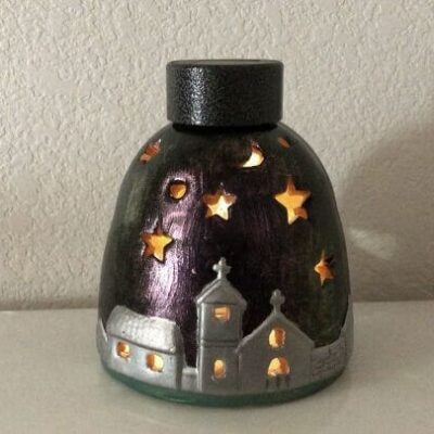 Easy Thrift Store Upcycle (11) add solar light