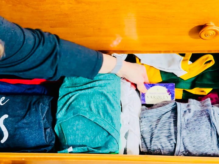 Adding soap to drawer