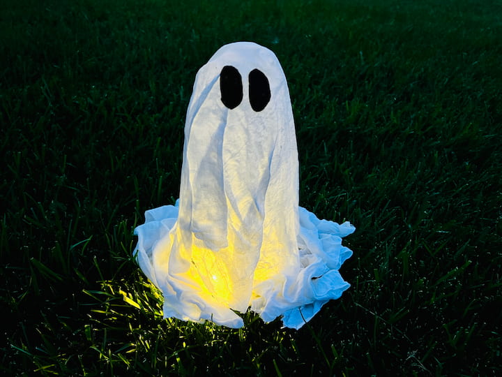 You can even use these fantastic ghosts to light your walkway on Halloween night.