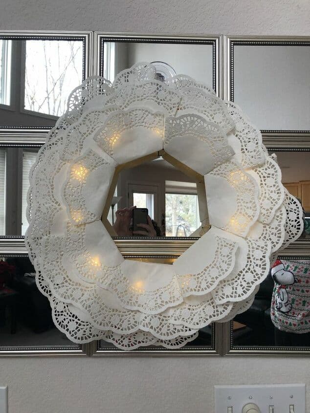 You could easily use heart shaped doilies for this project as well and simply fold them up and glue.