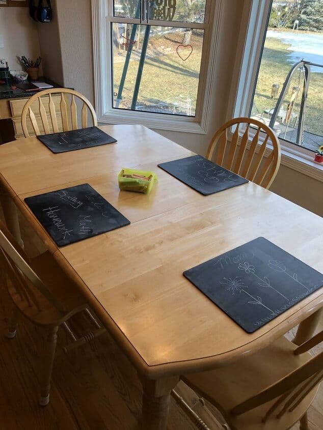 I found these inexpensive and unique place mats at a thrift store. With a little imagination and some chalkboard paint - I knew all the fun these place mats could be.