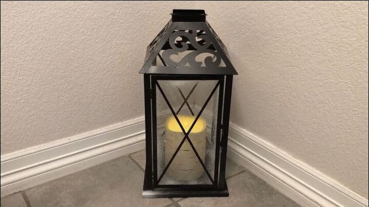 I found this old lantern at a thrift store, and with a little love I turned I revamped it. I also found a way to change it up every season with a fun new twist. I'll show you how I updated this lantern and it's yellowing candle.