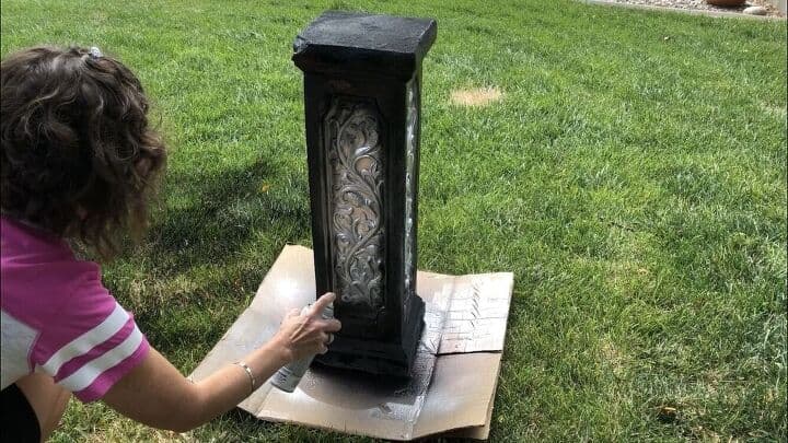 I painted the indented part of the column with Rustoleum silver spray paint.