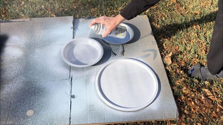 I painted the pizza, pie, and cake pan with Rustoleum white spray paint.