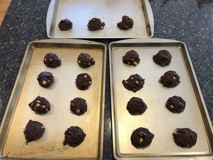 I used a 1 TBSP cookie scooper to place the cookie dough on ungreased baking sheets.