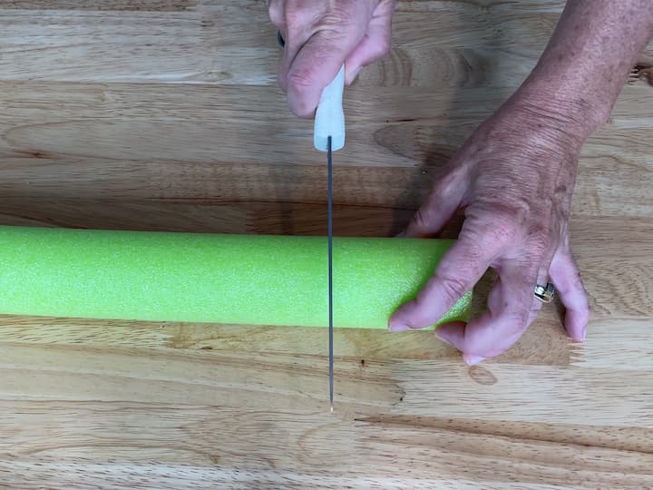 DIY Gnome - 1. cut the pool noodle