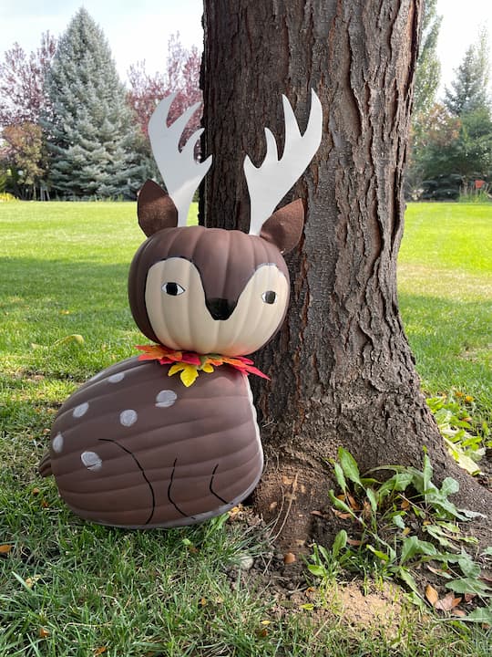 Do you want an easy pumpkin craft idea? Turn foam pumpkins into a cute deer that you can keep up year-round with just a few simple changes.