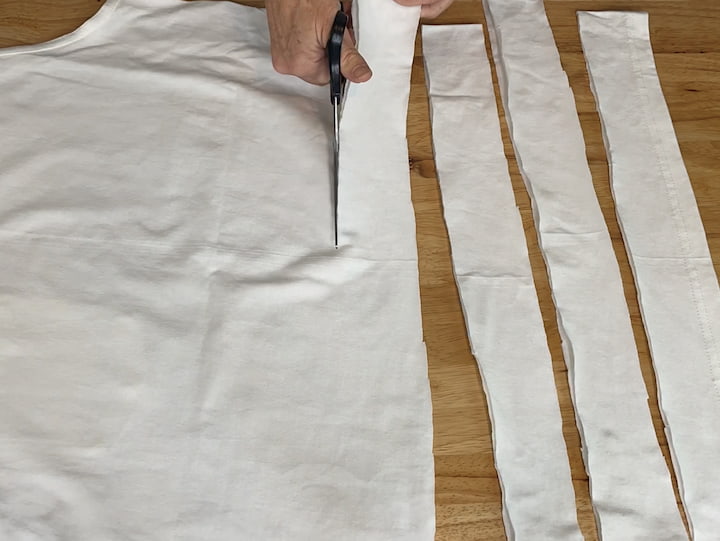 2.  Cut strips of fabric for your mummy
