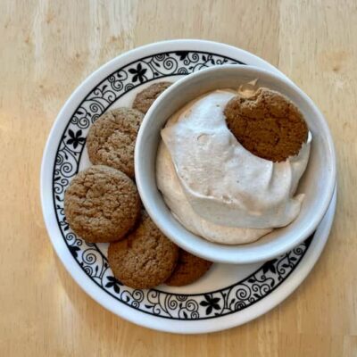 What is pumpkin pie fluff? It's an easy and delicious recipe that you can eat alone or use as a dip, and it's super easy to make.