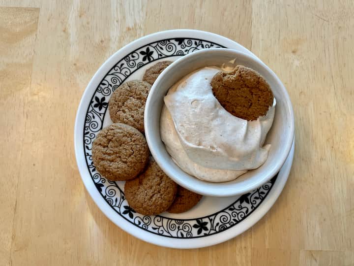 What is pumpkin pie fluff?  It's an easy and delicious recipe that you can eat alone or use as a dip, and it's super easy to make.