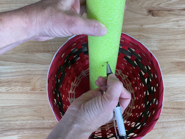 1.  Mark the pool noodles