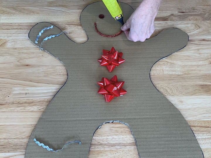 3. Decorate your Giant gingerbread man