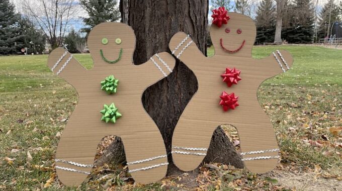 Do you want a giant gingerbread man decoration? I used recycled cardboard to create a few different versions to share with you!