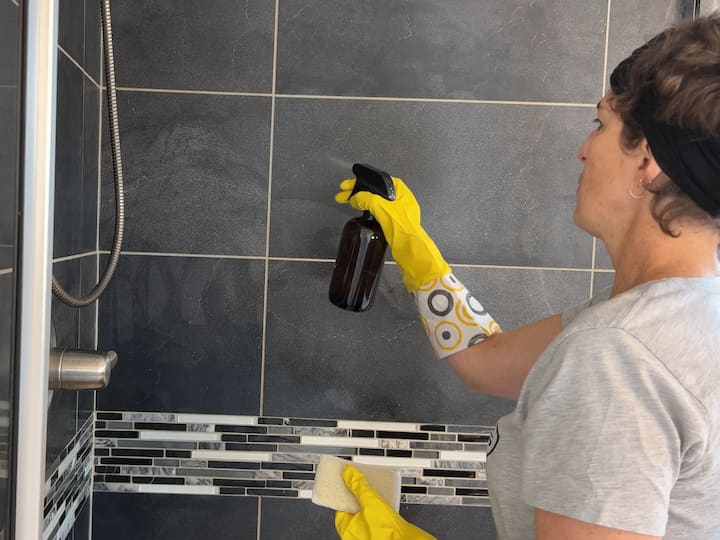 Eco Cleaning tile and grout
