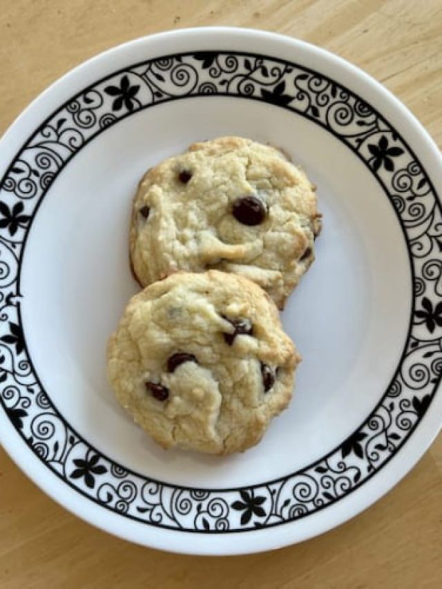 Super Easy Yellow Cake Mix Chocolate Chip Cookies