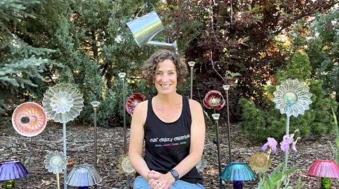 Easy Dollar Tree DIY Mushroom Solar Light Decor with Video
