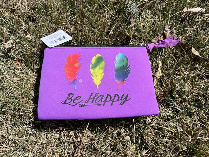 So now I have be happy on the front and back. You could do this with any tote or bag and these make amazing gifts