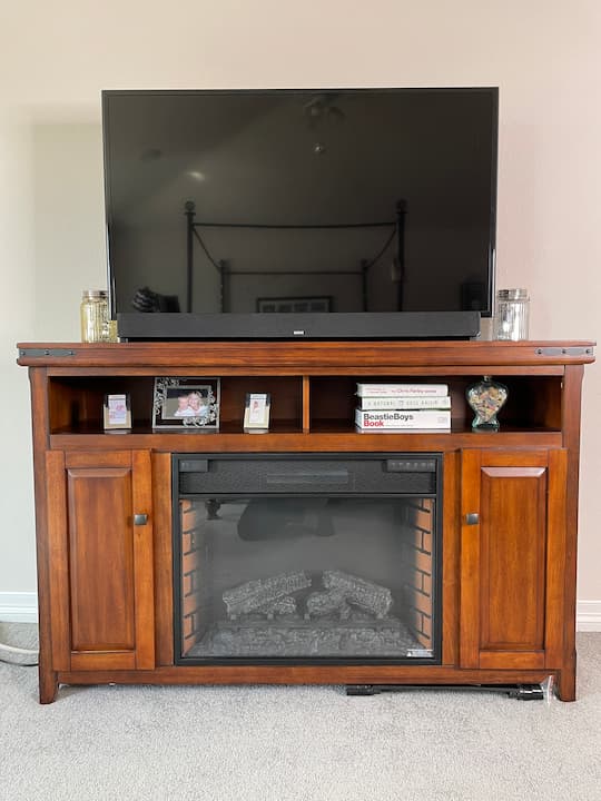 Are you wondering how to hide your cable box?  Here are some easy tips, tricks, and hacks that you can do to get rid of this eye sore.