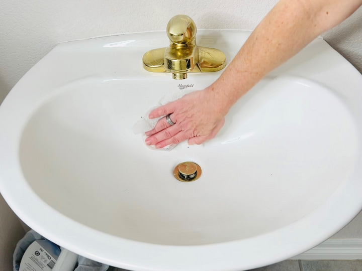 9. Clean Your sinks