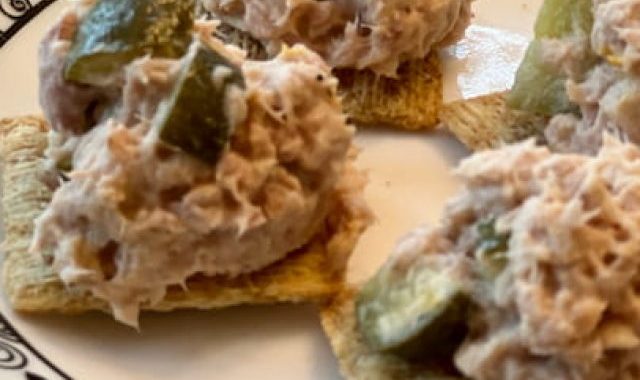 Are you looking for a healthy tuna salad recipe? With just a few simple ingredients I made this delicious recipe for my family.