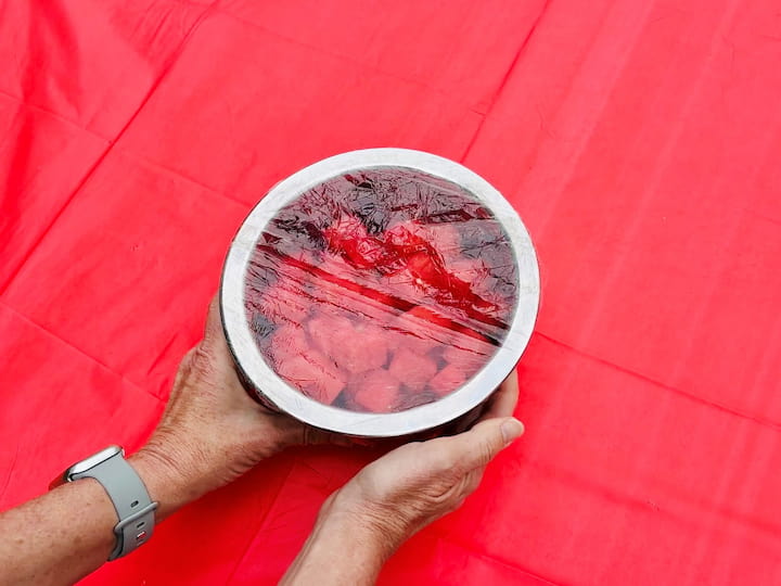 You can also use shower caps creatively at a BBQ. Use them to cover up the food before or after the BBQ to keep leftovers in place, or to keep flies and bugs out of the food. You can also fill the shower cap with ice, and place your bowls in the ice to keep the food cold.