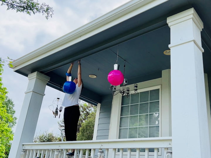 Chas hanging beach balls