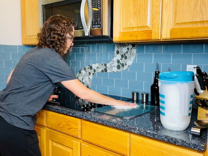 6. Now you have natural disposable wipes that can be used throughout your home for cleaning various surfaces, except for porous rock like granite, marble, etc which vinegar is not suitable for. Use it to wipe off your counter tops, backsplashes, bathroom and kitchen sink, and more.