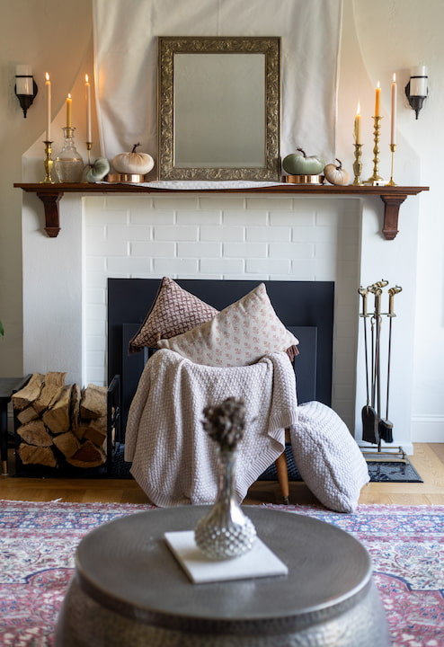 Candlelit Ambiance: Crafting a Romantic Mantel 