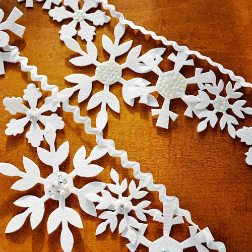 DIY Felt Snowflake banner Tutorial and Pattern
