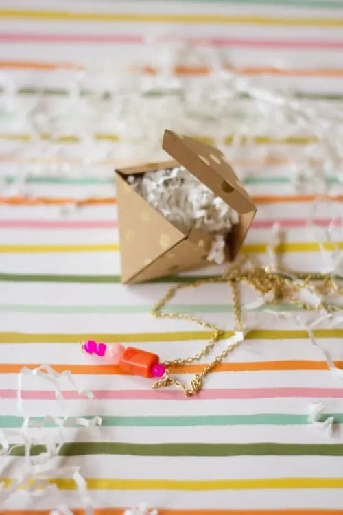 DIY Bead Pendant Necklace + Printable Gift Box
