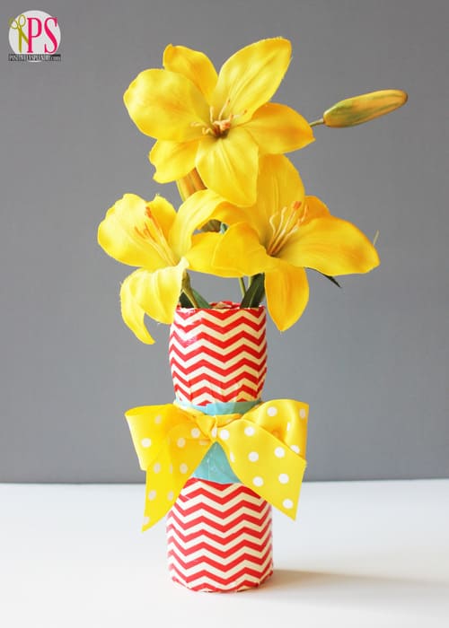 DIY clear glass vase decoration ideas: Easy Duct Tape Vase Craft
