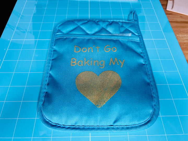 I created a custom design for my pot holder or oven mitt.I screen printed the design on the oven mitt