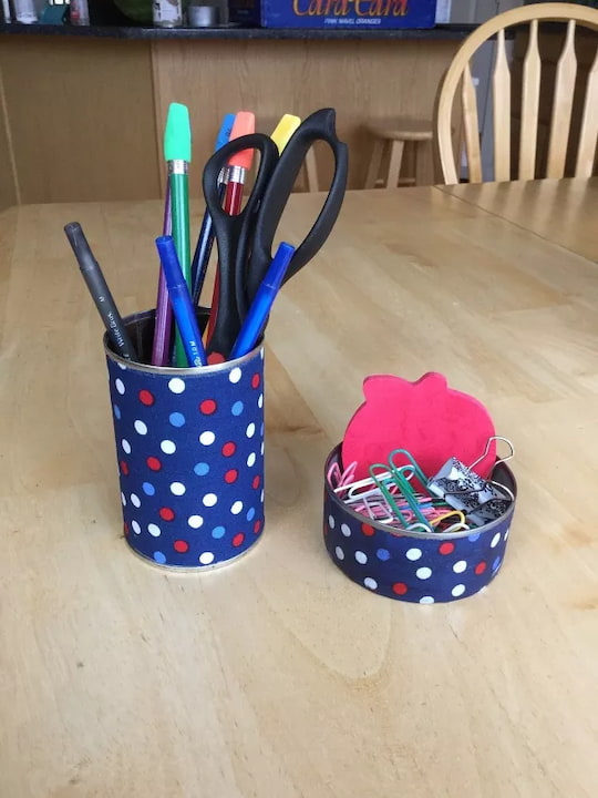 recycled tin can craft as office supply organizer. Tin can decorated in fabric.